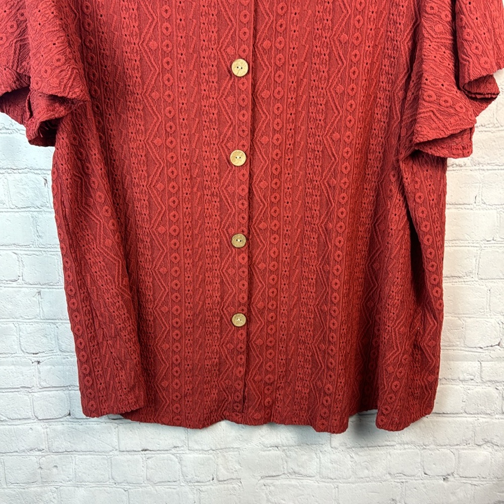 BloomChic Rust Colored Eyelet Flutter Sleeve Top Plus Sizes 2X 3X - Picture 5 of 6